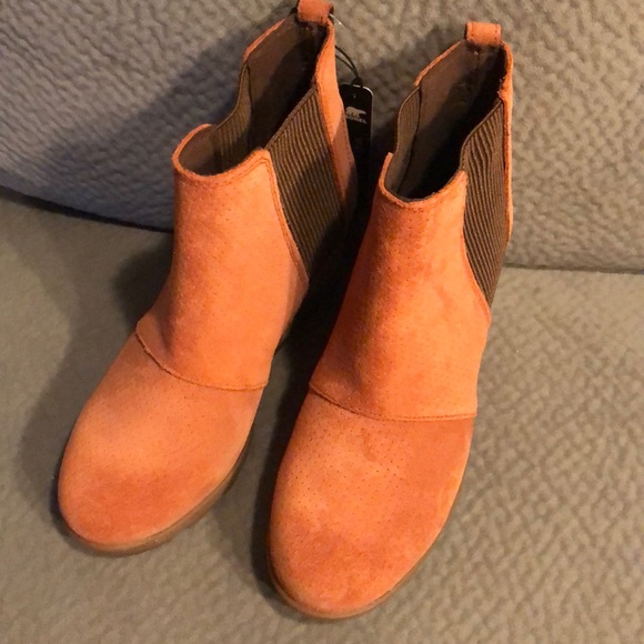 Sorel Joan of Arctic II Wedge Chelsea Bootie NWT - Picture 4 of 7